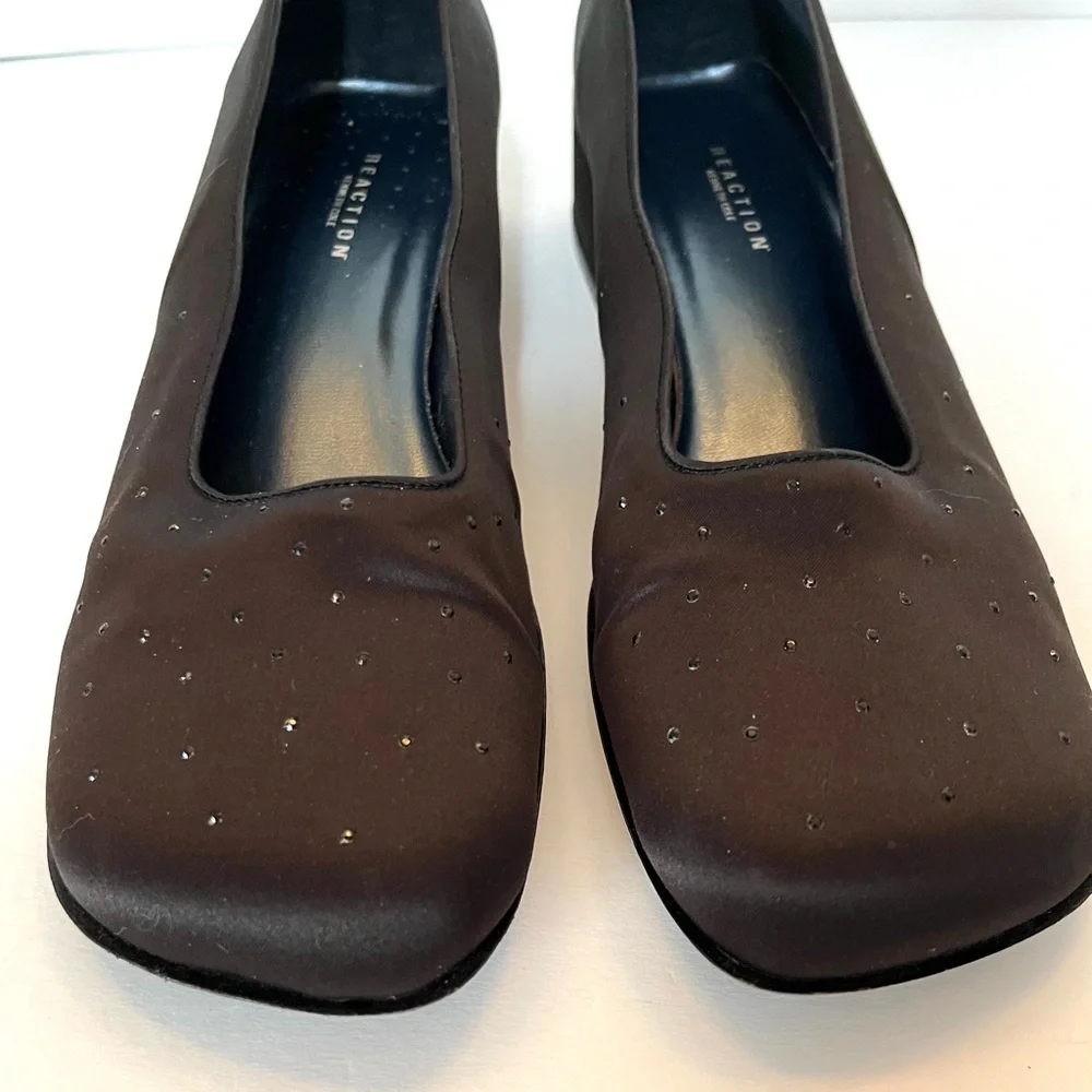 Kenneth Cole Reaction New Beginnings Black Beaded Satin Flat Shoe Slip On Size 8